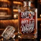 Karafka Do Whisky z Grawerem Na Święta Prezent: Dojrzewająca Elegancja Karafka Do Whisky z Grawerem Na Święta Prezent: Dojrzewająca Elegancja