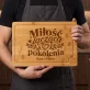 Deska Do Krojenia z Grawerem Dla Babci i Dziadka Prezent Na Dzień Babci i Dziadka Dla Pary: Miłość Łącząca Pokolenia Deska Do Krojenia z Grawerem Dla Babci i Dziadka Prezent Na Dzień Babci i Dziadka Dla Pary: Miłość Łącząca Pokolenia