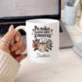 Kubek Personalizowany Na Pierwszą Rocznicę Ślubu Prezent Na Walentynki Dla Kobiety: Po Roku Nadal Mnie Kubek Personalizowany Na Pierwszą Rocznicę Ślubu Prezent Na Walentynki Dla Kobiety: Po Roku Nadal Mnie