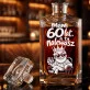 Karafka Do Whisky z Grawerem Na 60 Urodziny Prezent: Mam 60 Lat, A Ty Nalewasz Karafka Do Whisky z Grawerem Na 60 Urodziny Prezent: Mam 60 Lat, A Ty Nalewasz