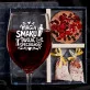Zestaw Prezenowy Z Kieliszkiem Do Wina Dla Barmanki: Magia Smaku Barmanki Zestaw Prezenowy Z Kieliszkiem Do Wina Dla Barmanki: Magia Smaku Barmanki