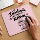 Podkładka Pod Myszkę Na Walentynki Prezent Na Rocznicę Dla Kobiety: Zakochana, Ale Najpierw Podkładka Pod Myszkę Na Walentynki Prezent Na Rocznicę Dla Kobiety: Zakochana, Ale Najpierw