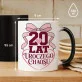 Kubek Z Nadrukiem Dla 20 Latki Prezent Na 20 Urodziny Dla Kobiety: Uroczy Chaos Kubek Z Nadrukiem Dla 20 Latki Prezent Na 20 Urodziny Dla Kobiety: Uroczy Chaos