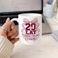 Kubek Z Nadrukiem Dla 20 Latki Prezent Na 20 Urodziny Dla Kobiety: Uroczy Chaos Kubek Z Nadrukiem Dla 20 Latki Prezent Na 20 Urodziny Dla Kobiety: Uroczy Chaos