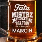 Kufel Personalizowany z Grawerem Dla Ojca Na Święta Prezent: Sportowy Toast Taty Kufel Personalizowany z Grawerem Dla Ojca Na Święta Prezent: Sportowy Toast Taty