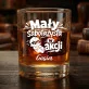 Zestaw Prezentowy Whisky Dla Ciężarnej Na Dzień Mamy Dla Kobiety: Mały Sabotażysta W Akcji Zestaw Prezentowy Whisky Dla Ciężarnej Na Dzień Mamy Dla Kobiety: Mały Sabotażysta W Akcji