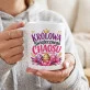 Kubek Z Nadrukiem Na Wielkanoc Prezent Dla Kobiety: Królowa Świątecznego Chaosu Kubek Z Nadrukiem Na Wielkanoc Prezent Dla Kobiety: Królowa Świątecznego Chaosu