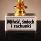 Statuetka Z Grawerem Na Rocznicę Ślubu Prezent Na Walentynki Dla Pary: Miłość, Śmiech I