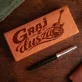 Pióro Wieczne Parker W Etui Dla Gitarzysty Prezent Dla Mężczyzny: Gitarowa Elegancja Pióro Wieczne Parker W Etui Dla Gitarzysty Prezent Dla Mężczyzny: Gitarowa Elegancja