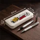 Zestaw Pióro i Długopis w Etui Na Święta Prezent Dla Mężczyzny: Męska Retro Typografia