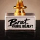 Statuetka Z Grawerem Dla Brata Prezent Dla Mężczyzny: Brat. Prawie Idealny.