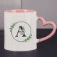 Monogram w kole kwiaty - kubek personalizowany