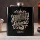 Piersiówka Z Grawerem Dla 70 Latka Prezent Na 70 Urodziny Dla Mężczyzny: Typograficzny Humor Seniora Piersiówka Z Grawerem Dla 70 Latka Prezent Na 70 Urodziny Dla Mężczyzny: Typograficzny Humor Seniora