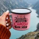 Kubek Emaliowany Na Wigilię Prezent Dla Kobiety: Domowy Chaos Z Humorem