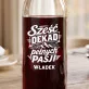 Karafka Do Wina Personalizowana Na 60 Urodziny Prezent Dla 60 Latka Mężczyzny: Sześć Dekad Pełnych Pasji