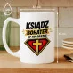 Kubek Z Nadrukiem Dla Księdza Prezent Dla Mężczyzny: Ksiądz Bohater W Koloratce Kubek Z Nadrukiem Dla Księdza Prezent Dla Mężczyzny: Ksiądz Bohater W Koloratce