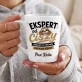 Kubek Personalizowany Dla Nauczyciela Prezent Na Dzień Nauczyciela Dla Mężczyzny: Ekspert Od Ciszy Kubek Personalizowany Dla Nauczyciela Prezent Na Dzień Nauczyciela Dla Mężczyzny: Ekspert Od Ciszy