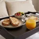 Stolik Śniadaniowy z Grawerem Na Święta Prezent Dla Pary: Razem Na Zawsze Stolik Śniadaniowy z Grawerem Na Święta Prezent Dla Pary: Razem Na Zawsze