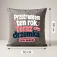 Poduszka Dekoracyjna Na Zakończenie Roku Prezent Dla Kobiety: Przetrwałam Ten Rok. Poduszka Dekoracyjna Na Zakończenie Roku Prezent Dla Kobiety: Przetrwałam Ten Rok.