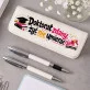 Zestaw Pióro i Długopis w Etui Na Obronę Doktoratu Prezent Dla Kobiety: Retro Triumf Doktoratu Zestaw Pióro i Długopis w Etui Na Obronę Doktoratu Prezent Dla Kobiety: Retro Triumf Doktoratu