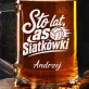 Kufel Personalizowany z Grawerem Dla Siatkarza Na Urodziny Prezent: Boiskowy Toast Kufel Personalizowany z Grawerem Dla Siatkarza Na Urodziny Prezent: Boiskowy Toast