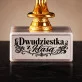 Statuetka Z Grawerem Dla 20 Latki Prezent Na 20 Urodziny Dla Kobiety: Dwudziestka Z Klasą