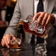 Karafka Do Whisky z Grawerem Dla Pana Młodego Prezent Na Ślub: Mistrz Toastu Karafka Do Whisky z Grawerem Dla Pana Młodego Prezent Na Ślub: Mistrz Toastu