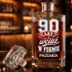 Karafka Do Whisky z Grawerem Dla 90 Latka Prezent Na 90 Urodziny Dla Mężczyzny: 90 Lat I Wciąż W Formie