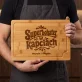 Deska Do Krojenia z Grawerem Na Dzień Dziadka i Babci Prezent Dla Babci i Dziadka Pary: Superbohater W Kapciach Deska Do Krojenia z Grawerem Na Dzień Dziadka i Babci Prezent Dla Babci i Dziadka Pary: Superbohater W Kapciach