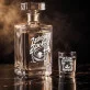 Zestaw Do Wódki z Grawerem Dla Emeryta Prezent Na Emeryturę: Sakralna Elegancja Zestaw Do Wódki z Grawerem Dla Emeryta Prezent Na Emeryturę: Sakralna Elegancja