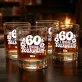 Szklanki Do Whisky z Grawerem Na 60 Prezent Na 60 Urodziny Dla Kobiety: 60 I Wciąż Rozkwitam Szklanki Do Whisky z Grawerem Na 60 Prezent Na 60 Urodziny Dla Kobiety: 60 I Wciąż Rozkwitam