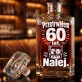 Karafka Do Whisky z Grawerem Na 60 Rocznicę Ślubu Prezent Na Walentynki: Przetrwałem 60 Lat. Nalej. Karafka Do Whisky z Grawerem Na 60 Rocznicę Ślubu Prezent Na Walentynki: Przetrwałem 60 Lat. Nalej.