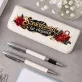 Zestaw Pióro i Długopis w Etui Dla Kobiety 60 Lat Prezent Na 60 Urodziny Dla Kobiety: Elegancja Z Dystansem Zestaw Pióro i Długopis w Etui Dla Kobiety 60 Lat Prezent Na 60 Urodziny Dla Kobiety: Elegancja Z Dystansem