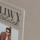 Szczęśliwy trzydziestolatek - Wydruk na szkle akrylowym z podstawką