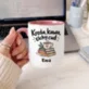 Kubek Personalizowany Na Dzień Nauczyciela Prezent Dla Nauczyciela Kobiety: Kreda, Kawa, Cichy Cud