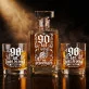 Zestaw Do Whisky Dla 90 Latka Prezent Na 90 Urodziny Dla Mężczyzny: 90 Lat I Wciąż Na Procentach Zestaw Do Whisky Dla 90 Latka Prezent Na 90 Urodziny Dla Mężczyzny: 90 Lat I Wciąż Na Procentach