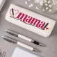 Zestaw Pióro i Długopis w Etui Na Dzień Matki Prezent Dla Mamy Kobiety: Retro Mama Maskotka