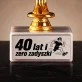 Statuetka Z Grawerem Dla 40 Latka Prezent Na 40 Urodziny Dla Mężczyzny: 40 Lat I Zero Zadyszki