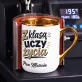 Kubek Personalizowany Na Dzień Nauczyciela Prezent Dla Nauczyciela Mężczyzny: Z Klasą Uczy Życia Kubek Personalizowany Na Dzień Nauczyciela Prezent Dla Nauczyciela Mężczyzny: Z Klasą Uczy Życia