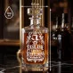 Karafka Do Whisky z Grawerem Dla Mężczyzny Prezent: Zasilanie Trybu Dżentelmena Karafka Do Whisky z Grawerem Dla Mężczyzny Prezent: Zasilanie Trybu Dżentelmena