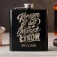 Piersiówka Z Grawerem Na Dzień Ojca Prezent Dla Taty Mężczyzny: Koneserski Humor Piersiówka Z Grawerem Na Dzień Ojca Prezent Dla Taty Mężczyzny: Koneserski Humor