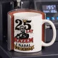 Kubek Z Nadrukiem Na 25 Rocznicę Ślubu Prezent Dla Mężczyzny: Nadal Nie Uciekła Kubek Z Nadrukiem Na 25 Rocznicę Ślubu Prezent Dla Mężczyzny: Nadal Nie Uciekła