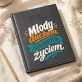 Kalendarz Książkowy A5 2027 Dla Seniora Prezent Dla Mężczyzny: Typograficzny Humor Kalendarz Książkowy A5 2027 Dla Seniora Prezent Dla Mężczyzny: Typograficzny Humor