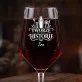 Mega Kieliszek Do Wina z Grawerem Dla Barmanki Prezent Dla Kobiety: Tworzę Płynne Historie Mega Kieliszek Do Wina z Grawerem Dla Barmanki Prezent Dla Kobiety: Tworzę Płynne Historie