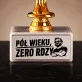 Statuetka Z Grawerem Na 50 Urodziny Prezent Dla Mężczyzny: Pół Wieku, Zero Rdzy
