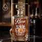Karafka Do Whisky z Grawerem Dla Chłopaka Prezent Na Dzień Chłopaka: Klasa W Szkle Karafka Do Whisky z Grawerem Dla Chłopaka Prezent Na Dzień Chłopaka: Klasa W Szkle