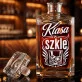 Karafka Do Whisky z Grawerem Dla Chłopaka Prezent Na Dzień Chłopaka: Klasa W Szkle Karafka Do Whisky z Grawerem Dla Chłopaka Prezent Na Dzień Chłopaka: Klasa W Szkle