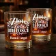Szklanki Do Whisky z Grawerem Na 50 Rocznicę Ślubu Rodziców Prezent Dla Pary: Złote Lata Miłości Szklanki Do Whisky z Grawerem Na 50 Rocznicę Ślubu Rodziców Prezent Dla Pary: Złote Lata Miłości