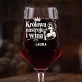 Mega Kieliszek Do Wina z Grawerem Dla Niej Prezent Na Walentynki Dla Kobiety: Królowa Nastroju I Wina Mega Kieliszek Do Wina z Grawerem Dla Niej Prezent Na Walentynki Dla Kobiety: Królowa Nastroju I Wina