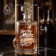 Karafka Do Whisky z Grawerem Dla Lakiernika Prezent: Duma Rzemieślnika Karafka Do Whisky z Grawerem Dla Lakiernika Prezent: Duma Rzemieślnika